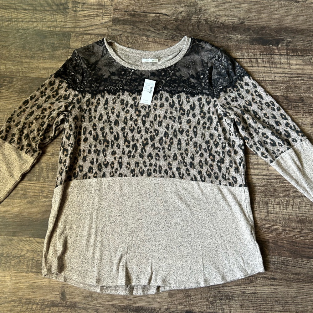 NWT Maurices Women’s Top Leopard Lace size XL
